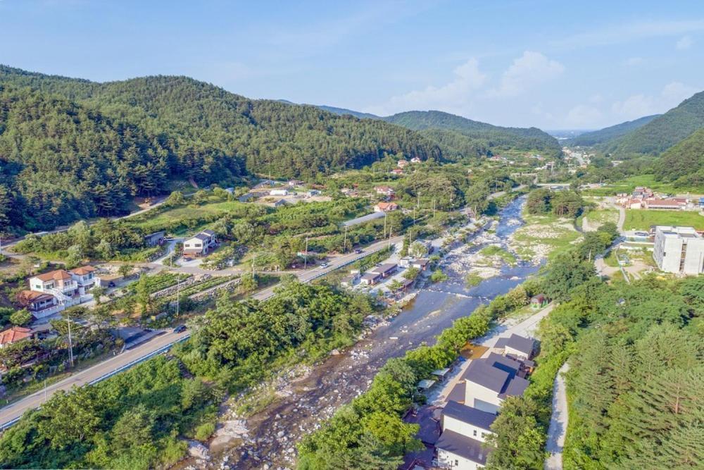 Gangneung Chunja Yeoinsook Hotel ภายนอก รูปภาพ